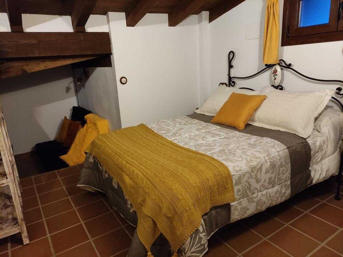 Апартаменты La Casa De La Abuela Amalia Аренас-де-Сан-Педро Экстерьер фото