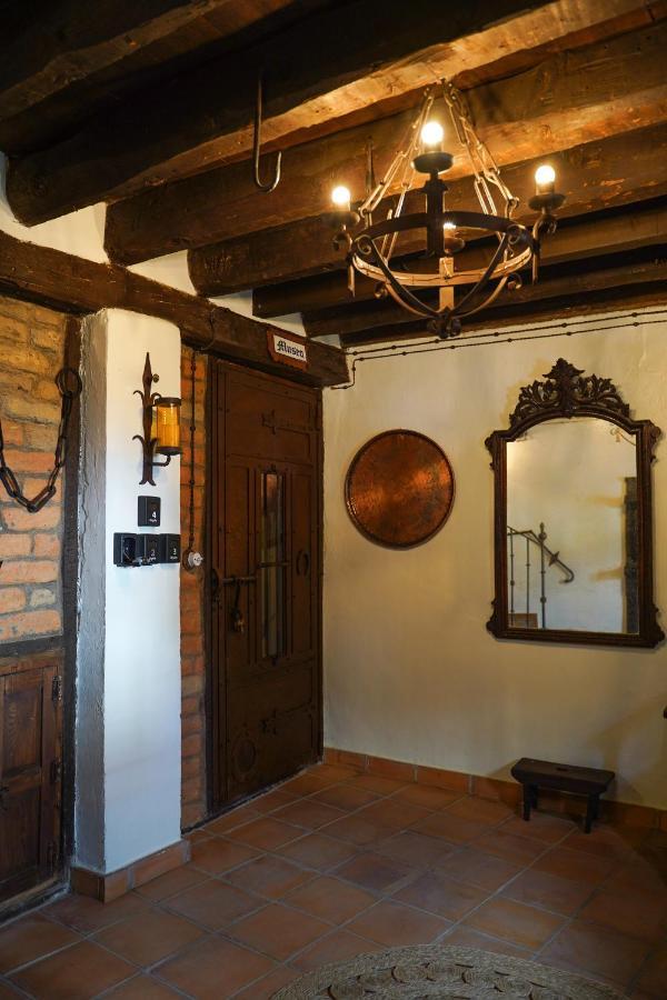 Апартаменты La Casa De La Abuela Amalia Аренас-де-Сан-Педро Экстерьер фото